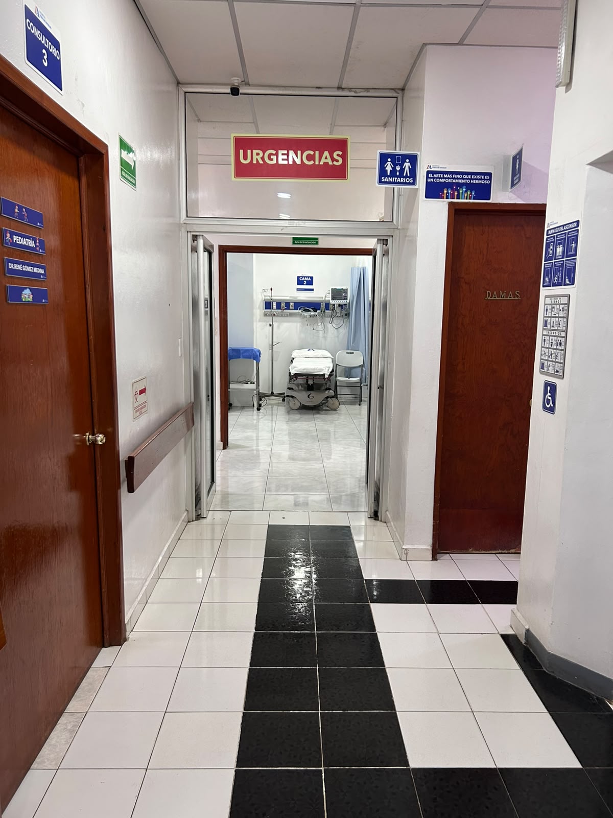 Pasillo a Urgencias